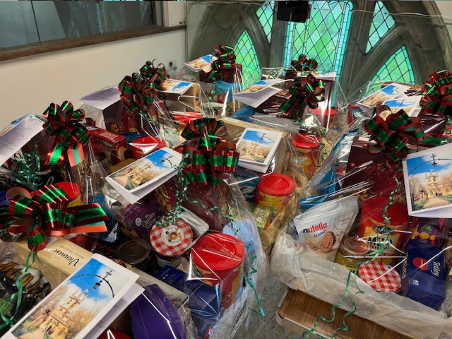 [Christmas Hampers]